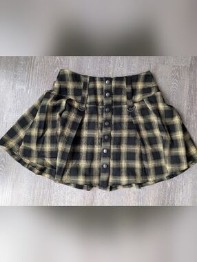 Hot Topic Black and Yellow Plaid Button-Front Skater Skirt